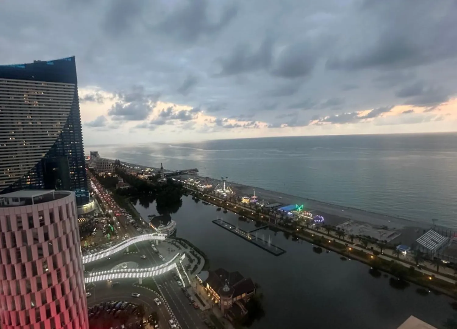 Allince Palace Aparthotel Batumi 0*,